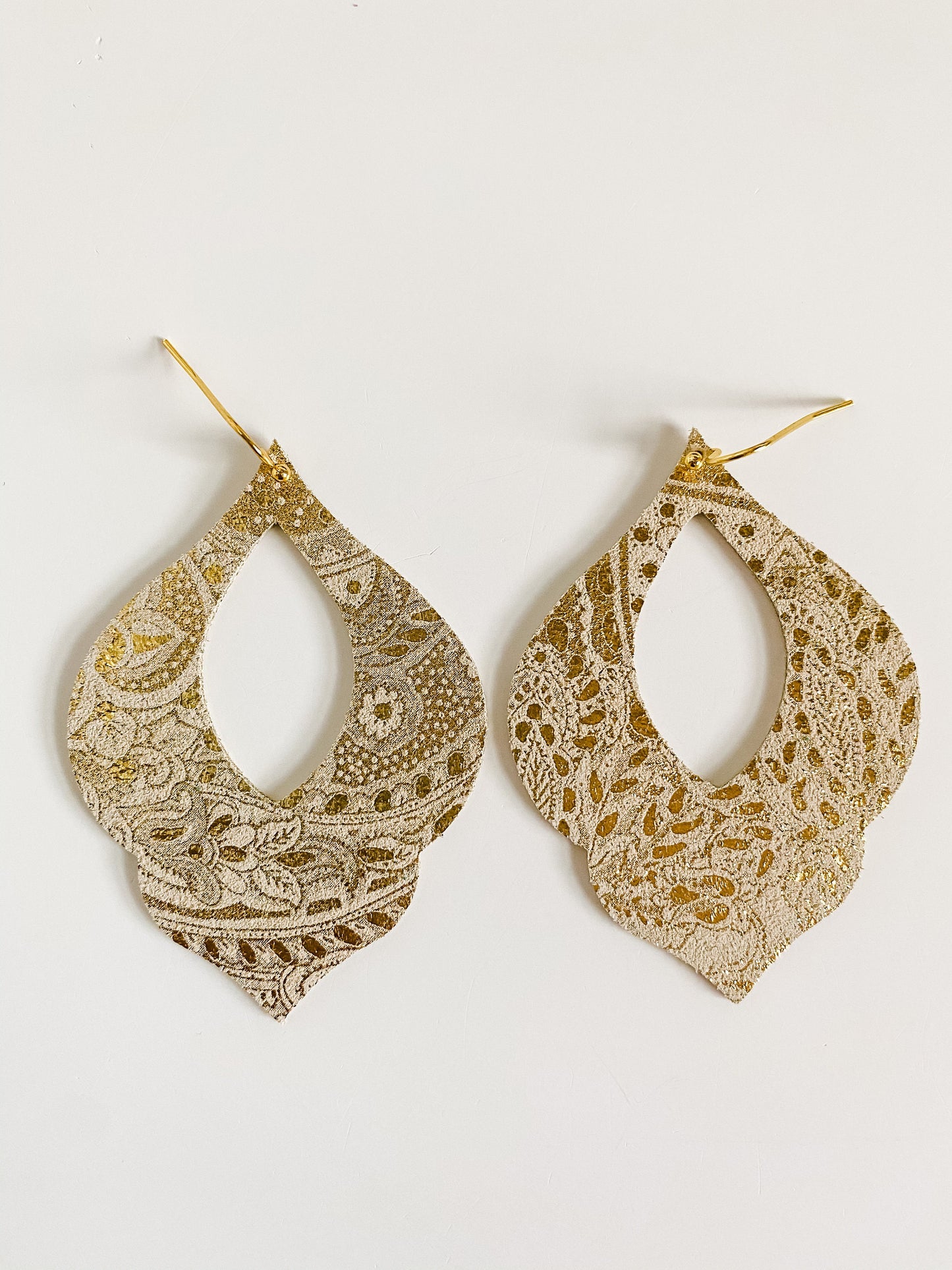 Metallic Cream and Gold Paisley Earrings, Gold Leaf Earrings, Wedding Bridal Earrings, Bridesmaid Gift for Her, Boho Coquette Chic Earrings