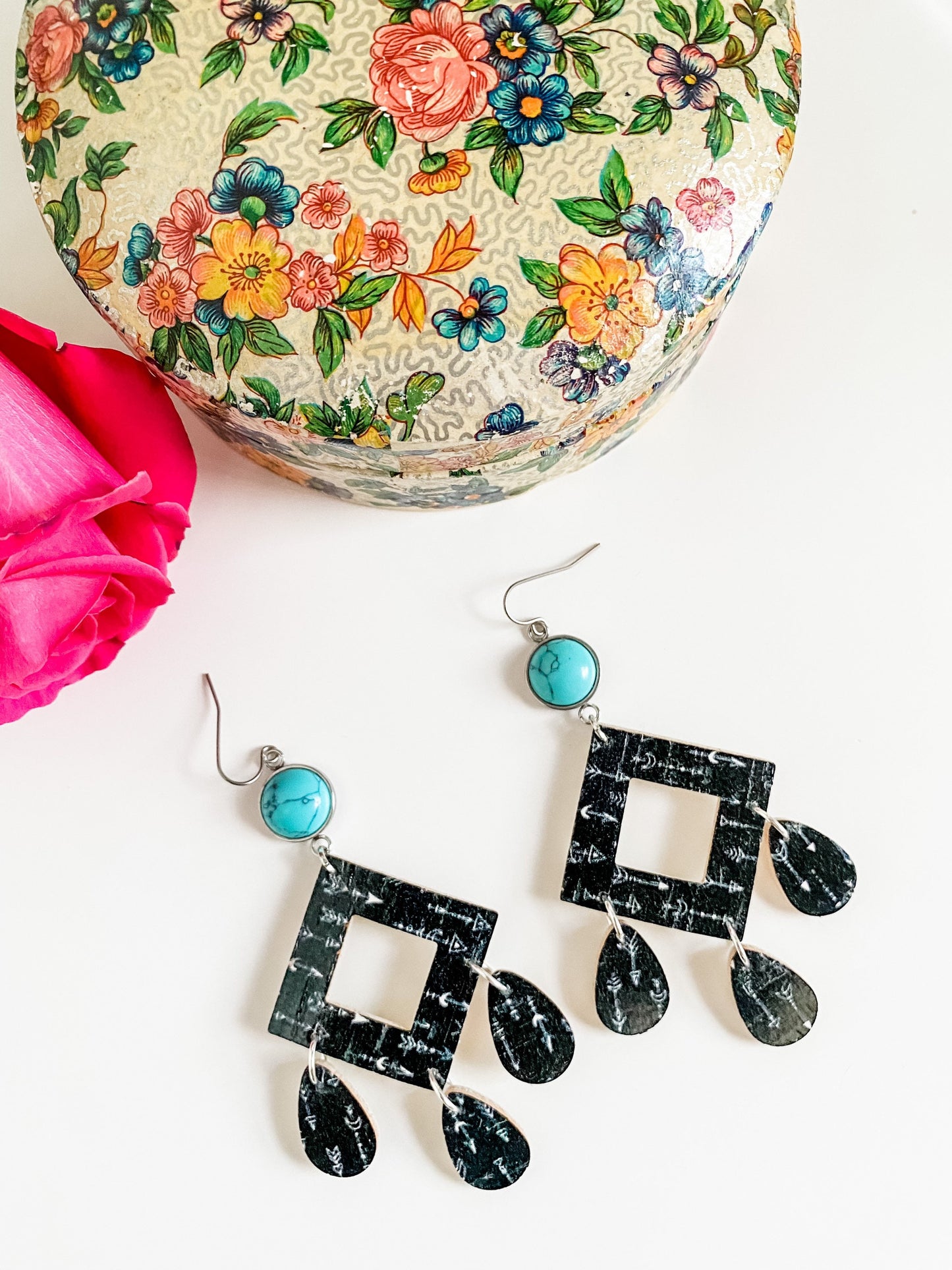 Chandelier Earrings Boho, Coastal Cowgirl Chic Earrings, Black and Turquoise Western Chandelier Earrings, Arrowhead Print Cork on Leather