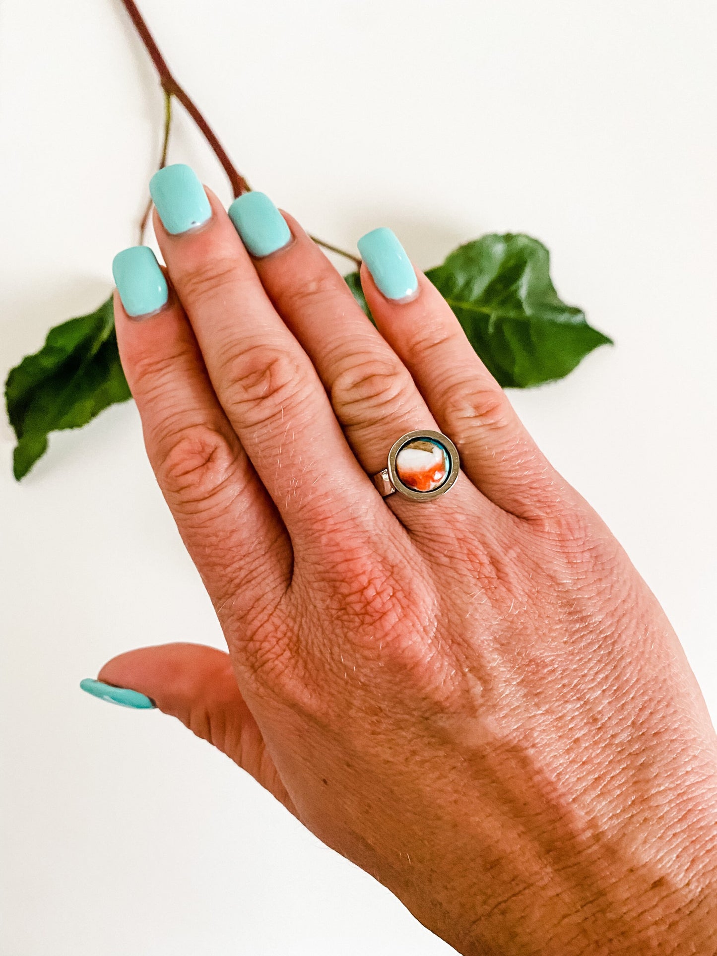 Spiny Turquoise Ring, Natural Oyster Mohave Turquoise Ring, Shiny Hammered Silver Ring, Boho Turquoise and Silver Ring, Southwestern Ring