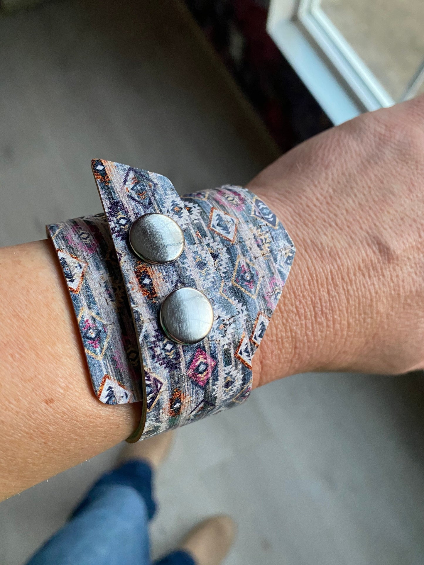 Aztec Print Wrap Around Cuff Bracelet, Western Leather Cuff Bracelet, Boho Tribal Chic Jewelry, Coastal Cowgirl Jewelry, Gray, Blue, Pink